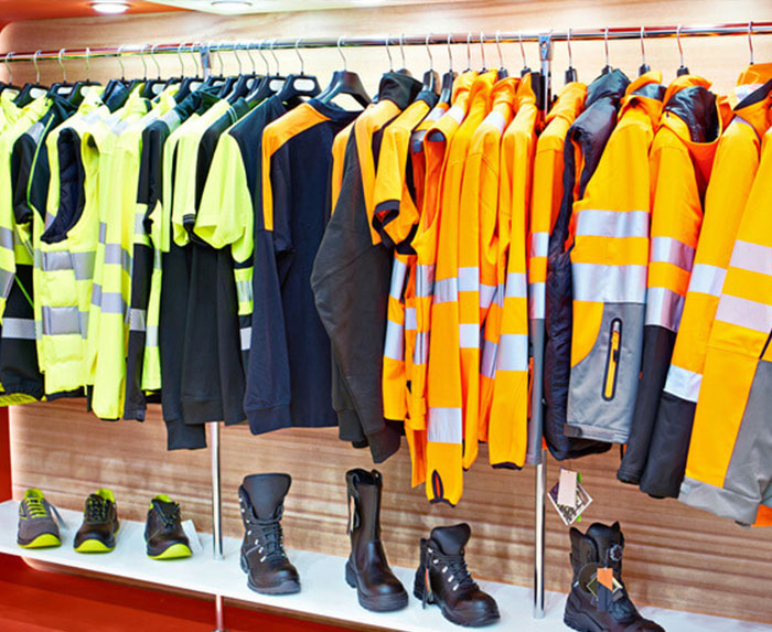 8 ویژگی لباس کار با کیفیت و استاندارد